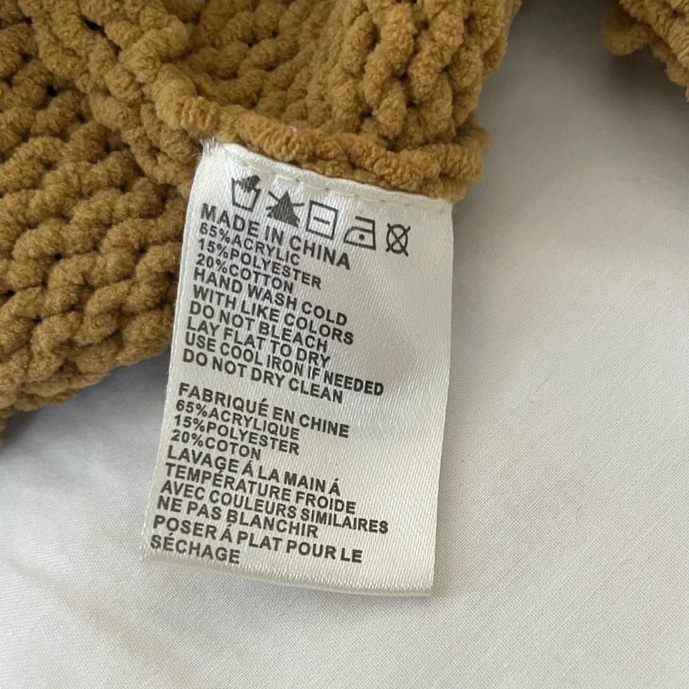 Love Marks Distressed Cold Shoulder Sweater in Mustard Yellow Size Small